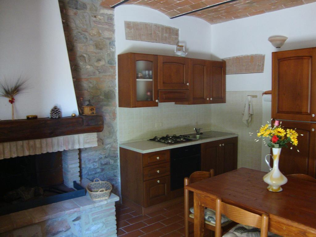Agriturismo Podere Selvette カンパニャーティコ エクステリア 写真